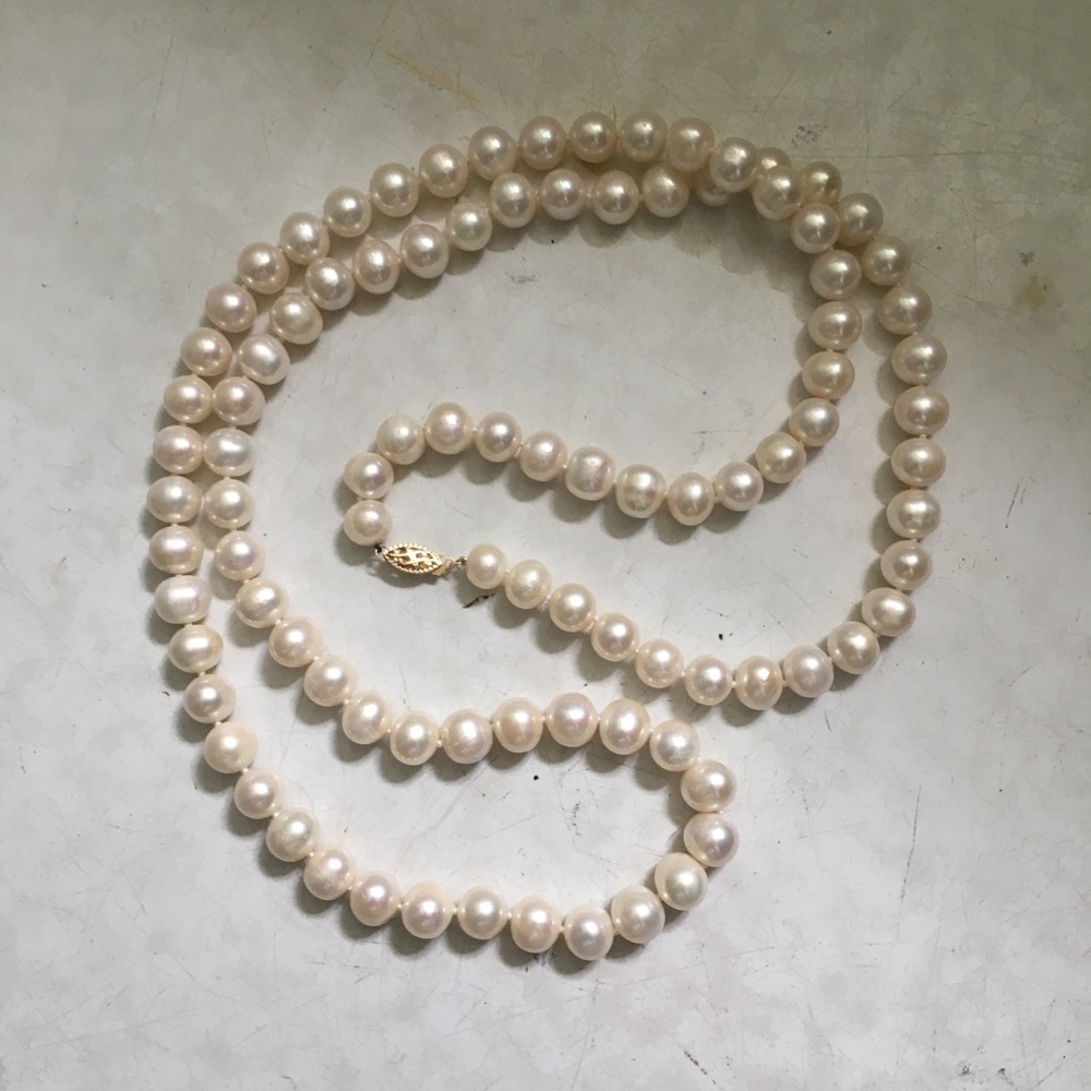SOLD Vintage | Genuine Pearl Necklace - Picture 3 of 6